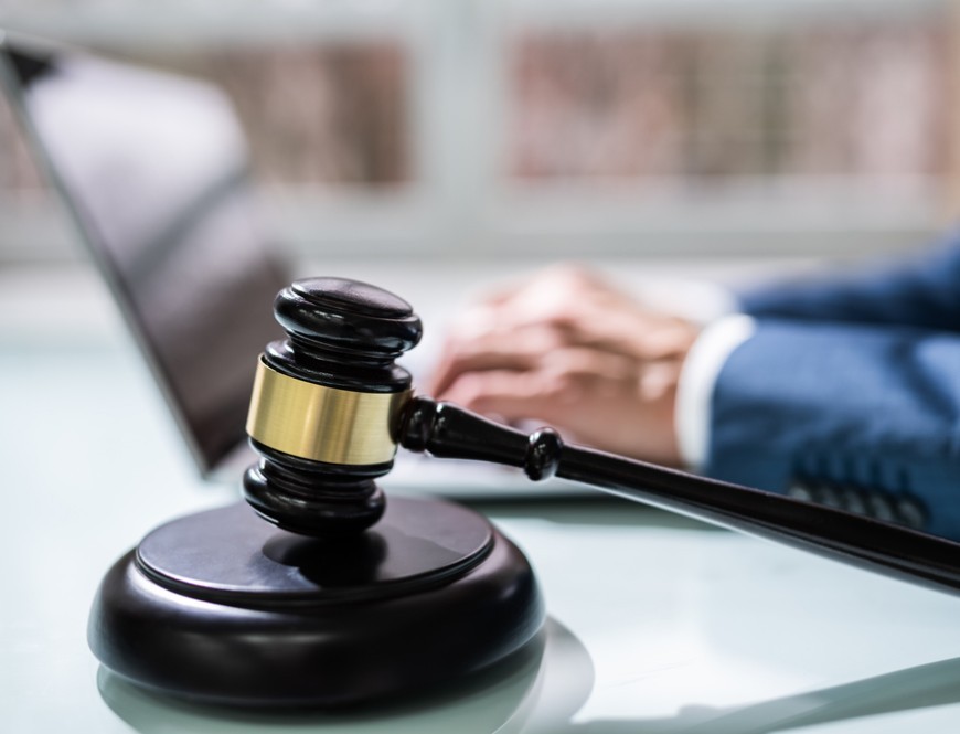 How do online auctions work