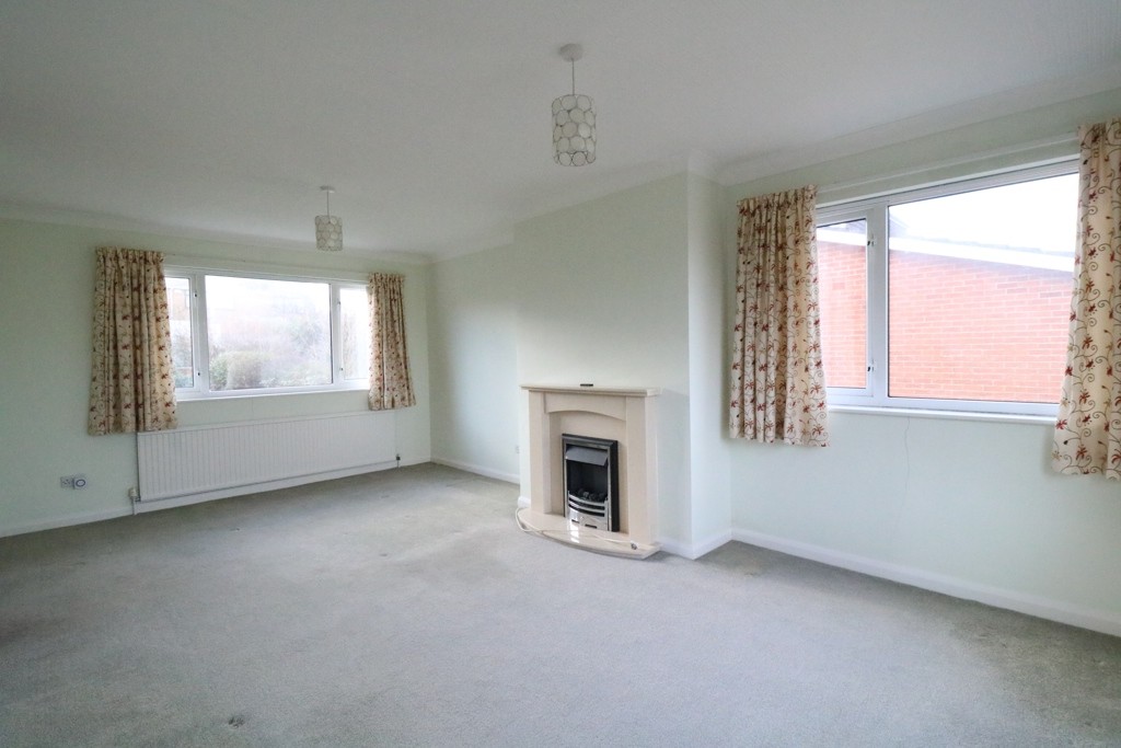 Ulverton, Upperthorpe Road, Westwoodside, Doncaster, Lincolnshire, DN9 2AQ