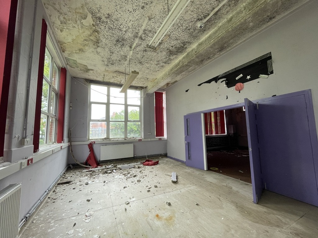 Former Hollybush Children's Centre, Broad Lane, Leeds, West Yorkshire, LS13 2JJ