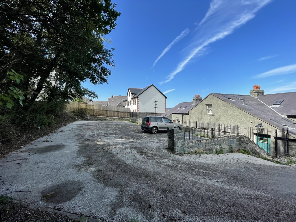 Unit 1 - 4, New York Cottages, Bangor Road, Penmaenmawr, Conwy, LL34 6NP
