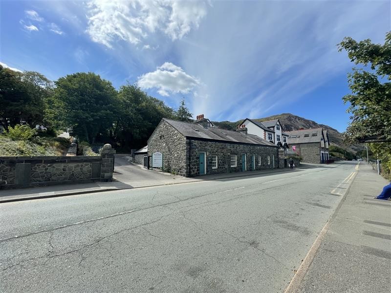 Unit 1 - 4, New York Cottages, Bangor Road, Penmaenmawr, Conwy, LL34 6NP