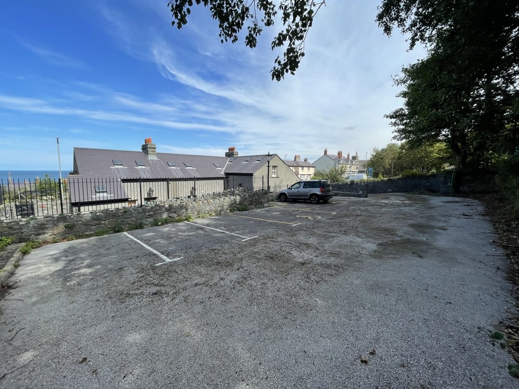 Unit 1 - 4, New York Cottages, Bangor Road, Penmaenmawr, Conwy, LL34 6NP