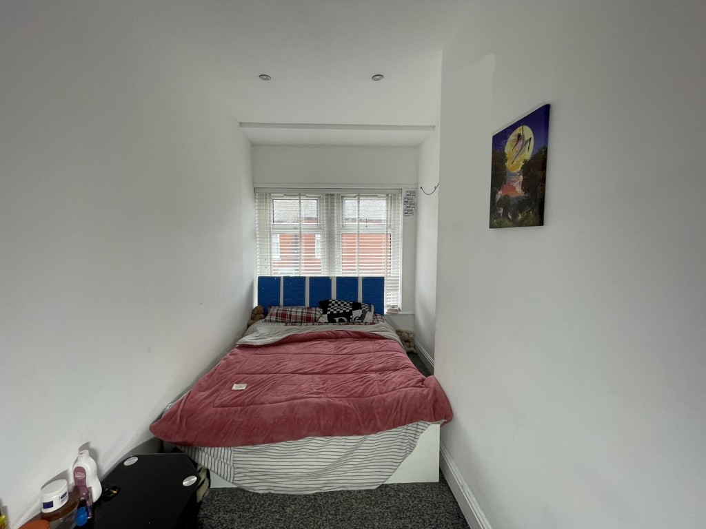 41 Denton Lane, Chadderton, Oldham, Lancashire, OL9 9EA