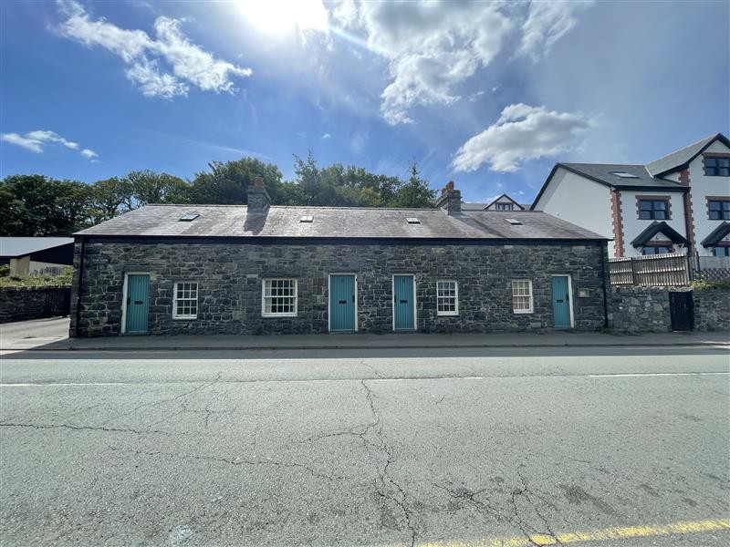 Unit 1 - 4, New York Cottages, Bangor Road, Penmaenmawr, Conwy, LL34 6NP