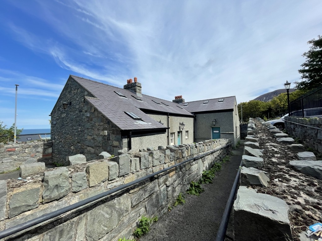 Unit 1 - 4, New York Cottages, Bangor Road, Penmaenmawr, Conwy, LL34 6NP