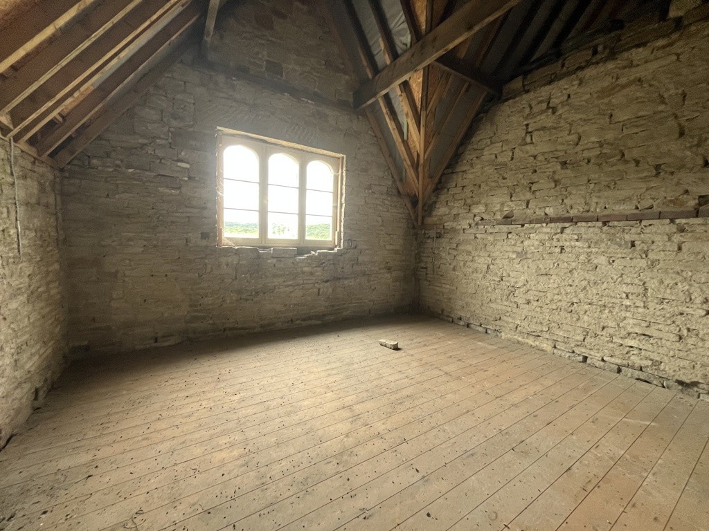 Edgerton Cemetery Lodge, Cemetery Road, Edgerton, Huddersfield, West Yorkshire, HD1 5NF