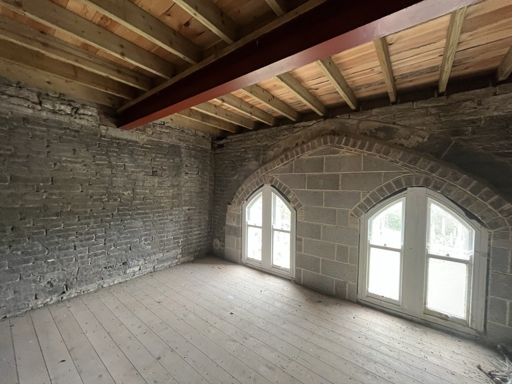 Edgerton Cemetery Lodge, Cemetery Road, Edgerton, Huddersfield, West Yorkshire, HD1 5NF