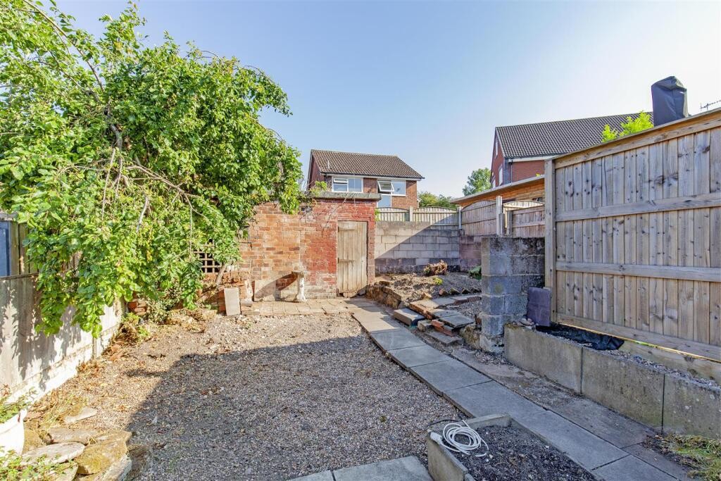 16 Chapman Lane, Grassmoor, Chesterfield, Derbyshire, S42 5EN