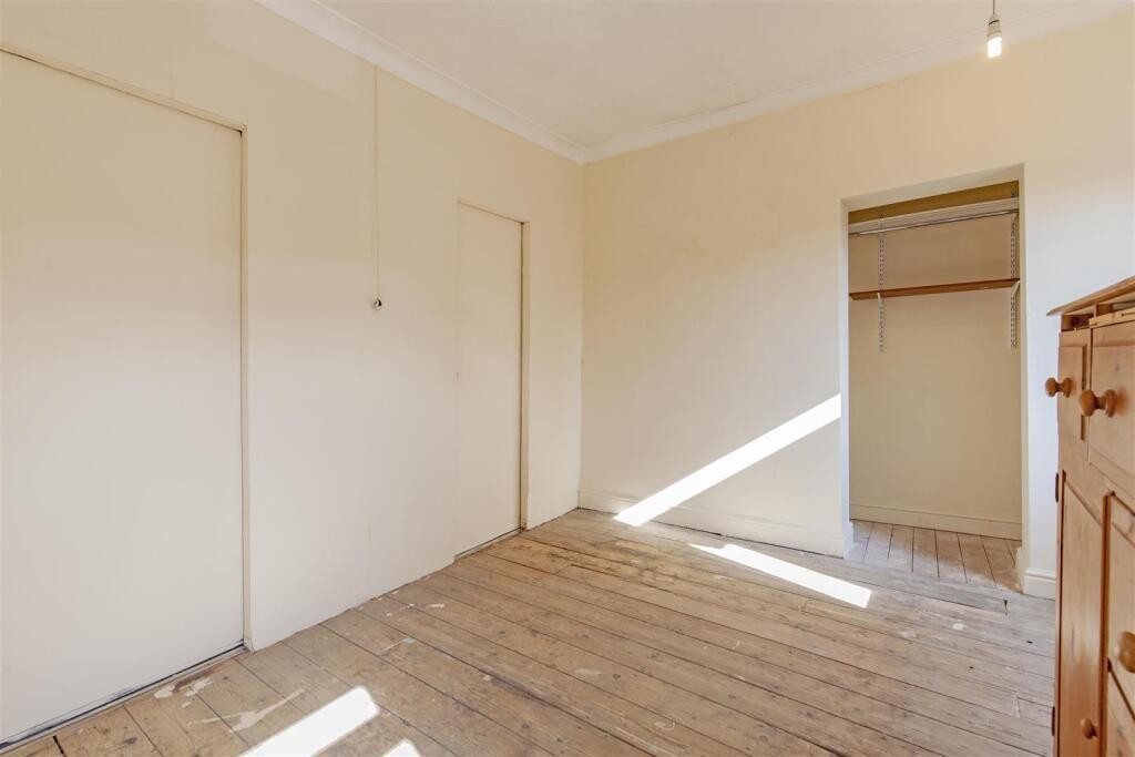 16 Chapman Lane, Grassmoor, Chesterfield, Derbyshire, S42 5EN