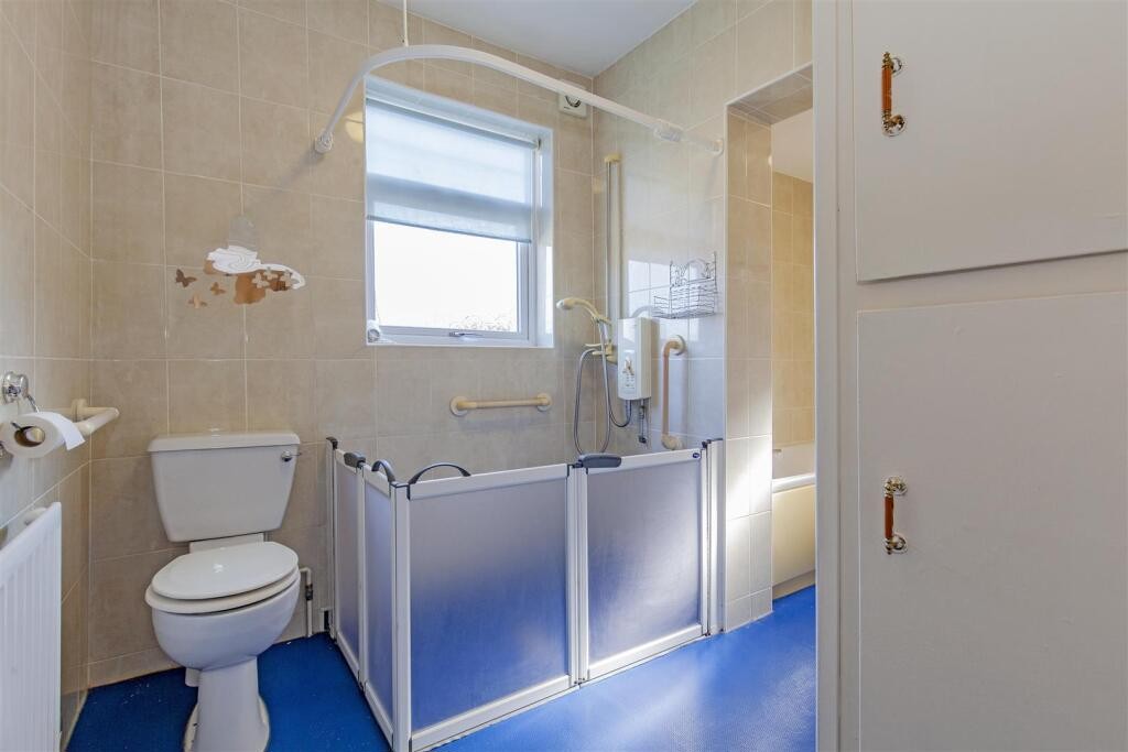 16 Chapman Lane, Grassmoor, Chesterfield, Derbyshire, S42 5EN